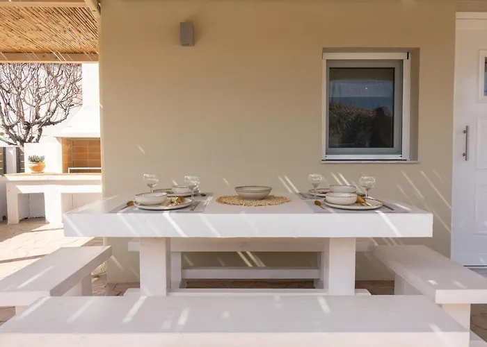 Anatolikos House * Alikész