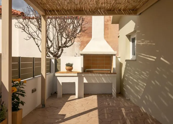 Nyaraló Anatolikos House *